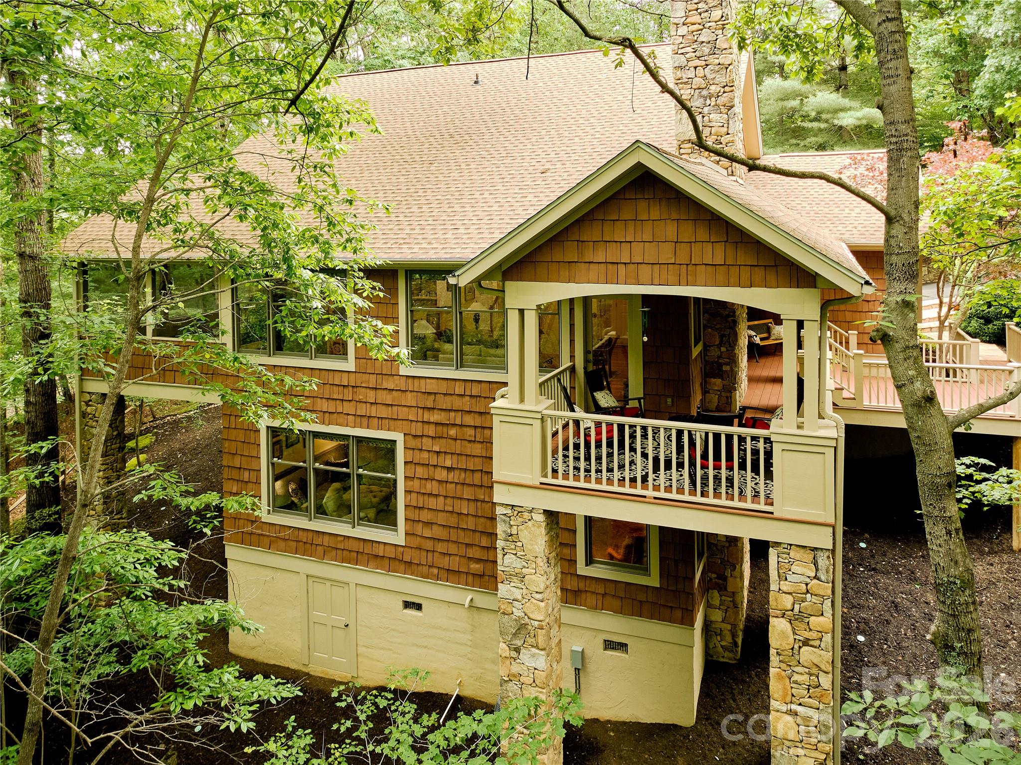 201 W Chimney Crossing