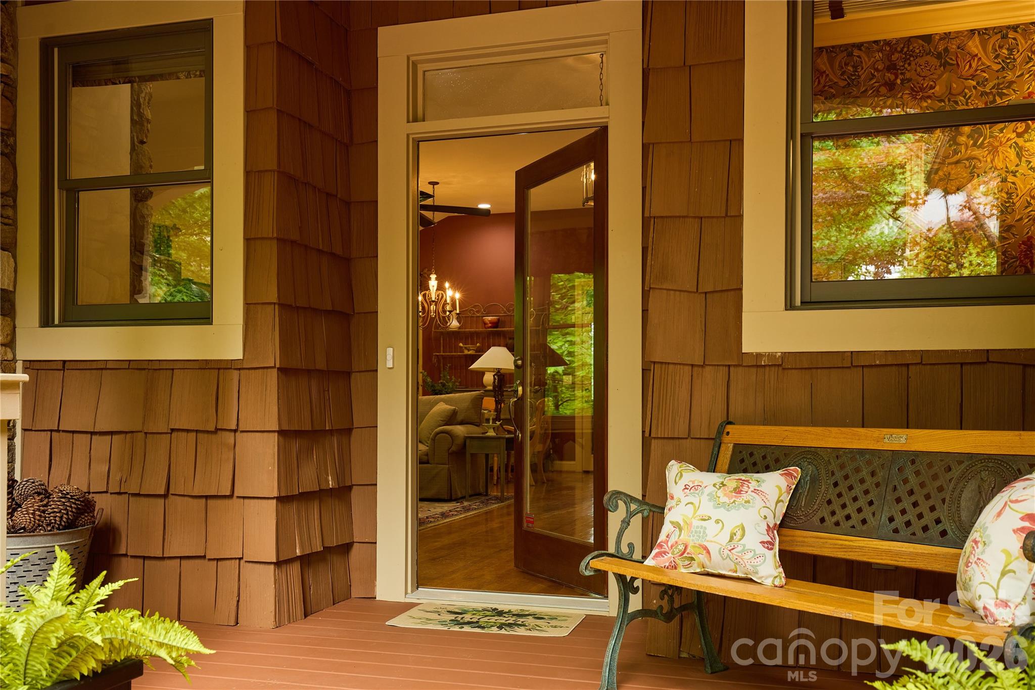 201 W Chimney Crossing