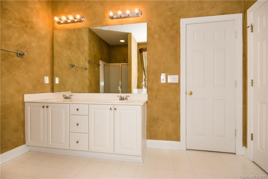 The Harbour at the Pointe - Residential