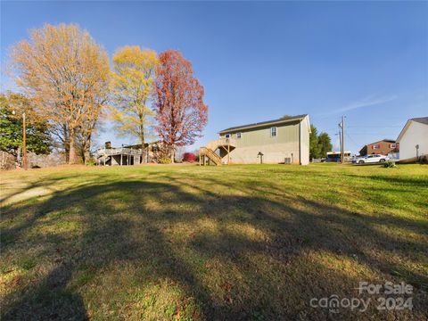 A home in Hickory