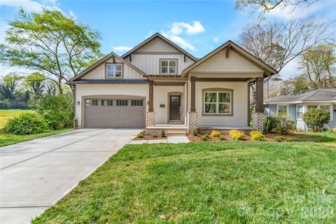 Photo of 740 Seldon Drive, Charlotte, NC 28216 (MLS # 4389074)