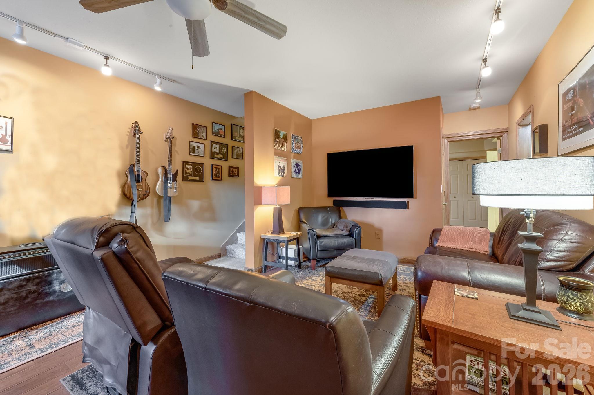 Wonderwood Mountain - Residential