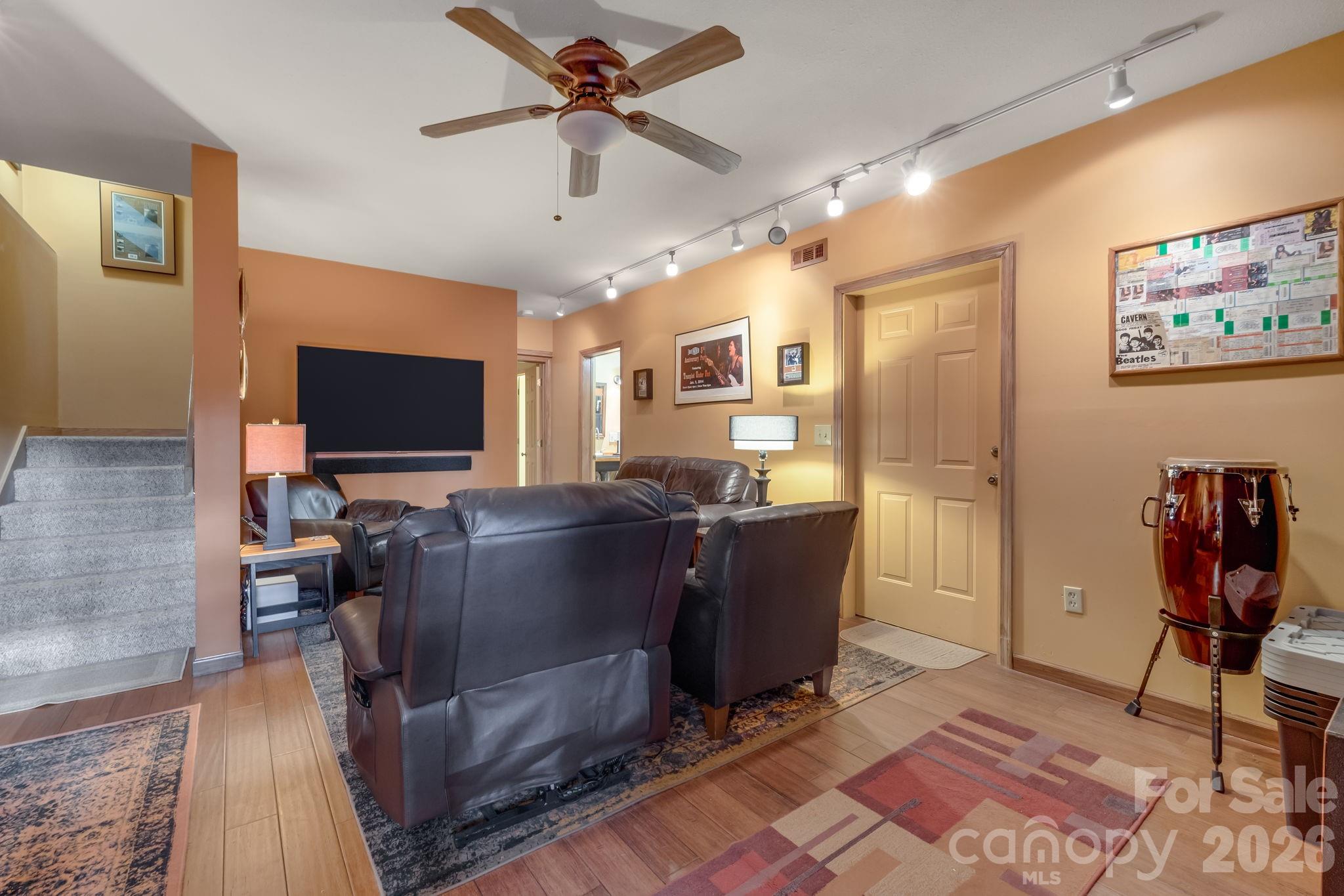 Wonderwood Mountain - Residential