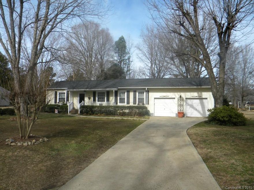 Wonderful ranch - move-in-ready.  Lovely hardwood floors in living areas.  Eat in kitchen, master bath with bead-board and beautiful trim, ceiling fans, insulated windows (approximately 2 years old), heat and air are 2 years old and R-40 insulation in the attic with vapor barrier in the crawlspace.  Superb back yard with in-ground pool and a wired workshop.  Great location and schools.  A Great Value!!