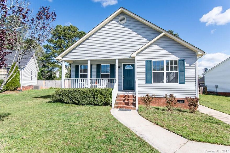 Back on market!
Completely renovated home in desired area with granite counters, subway tile backsplash, custom tile floors in bathrooms, wainscoting in dining area, new floors throughout!!  Side deck and large backyard on a cul-de-sac lot.