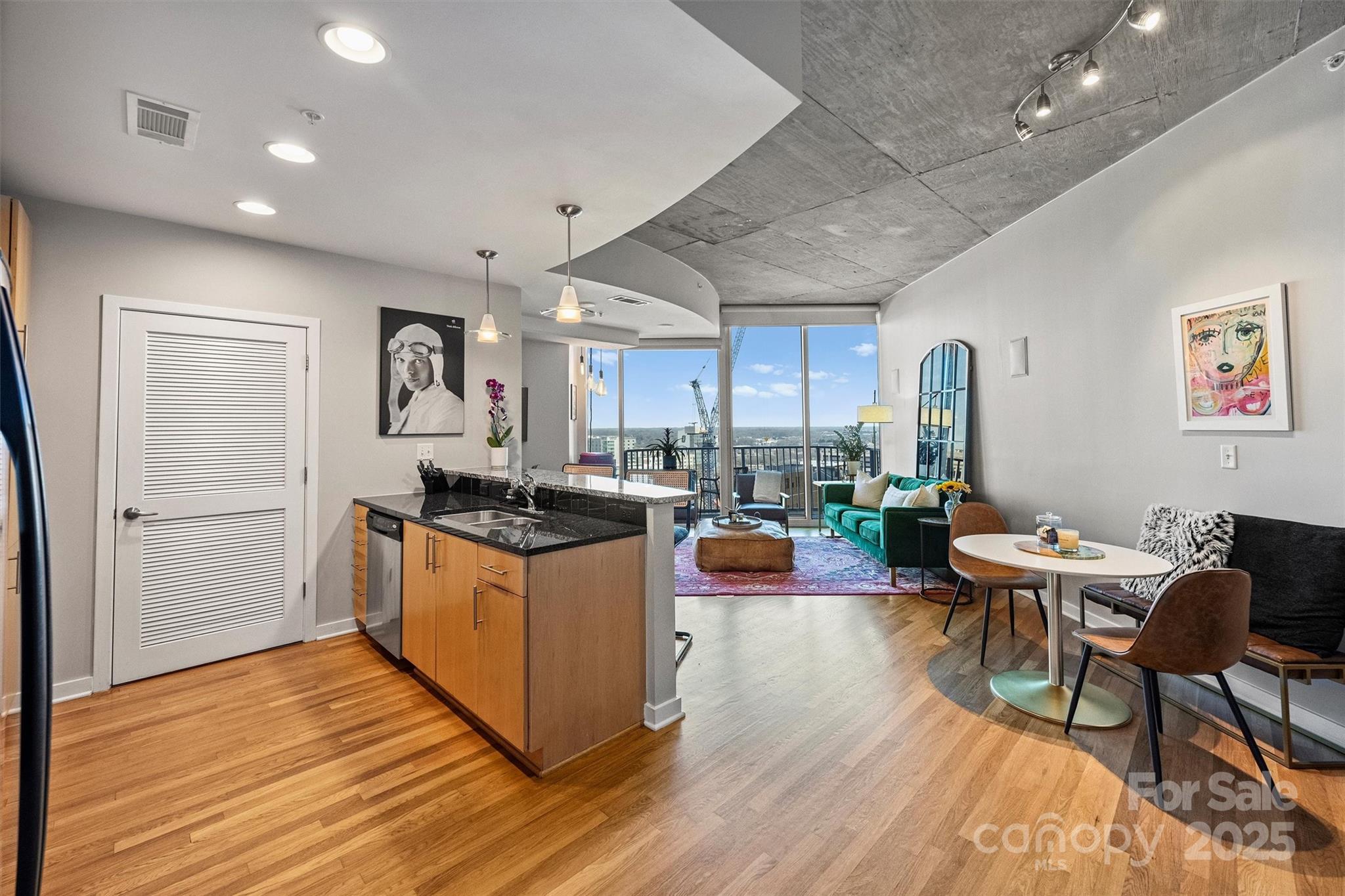 210 N Church Street 1413