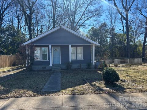 Photo of 3914 Bearwood Avenue, Charlotte, NC 28205 (MLS # 4337539)