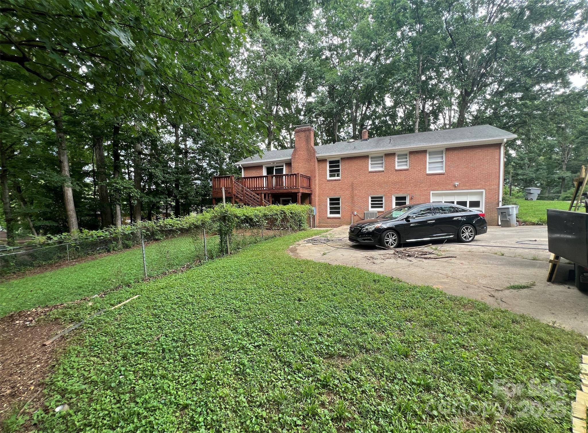 1623 Lumarka Drive