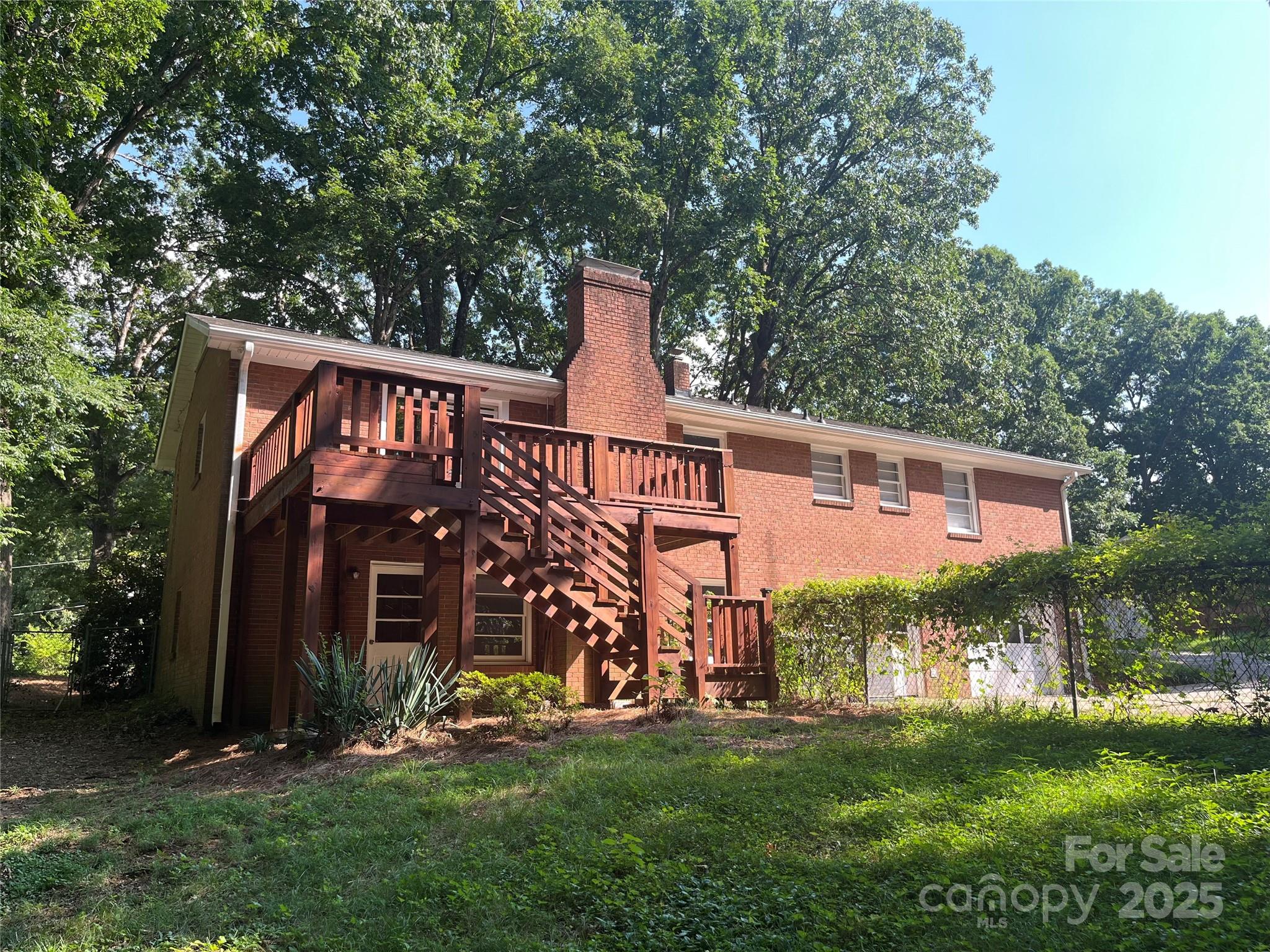 1623 Lumarka Drive