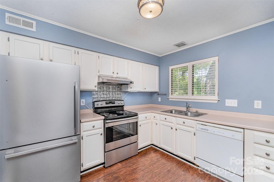 25 K PRICE REDUCTION -THE PERFECT HOME IN THE HIDDEN GEM OF SOUTHPARK !! 
Walk to Quail Hollow Country Club  , Harris Y and SouthPark mall . This 2BR/2BA split floor plan offers great privacy with ensuite full bath in the primary suite ,open floorplan with LR/DR combo has plantation shutters and a cozy wood-burning fireplace. Kitchen features stainless-steel appliances, neutral countertops, and a pantry. Private balcony with outdoor storage for bikes or clubs. New HVAC (2024) and newer water heater. This community has mature landscaping ,two pools, sidewalks, streetlights, and a clubhouse in the historic Heath Farm Mansion. Prime location near the Harris , Beverly Woods, SouthPark, Quail Corners, and LYNX Light Rail. A short hop to the the LYNX with free parking to Uptown and the Greenway Trailheads and Park Rd Park . Welcome home to 3001 Heathstead Place - THERE IS NO PLACE LIKE HOME!!