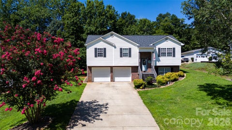 Photo of 202 Raintree Lane, Morganton, NC 28655 (MLS # 4405273)