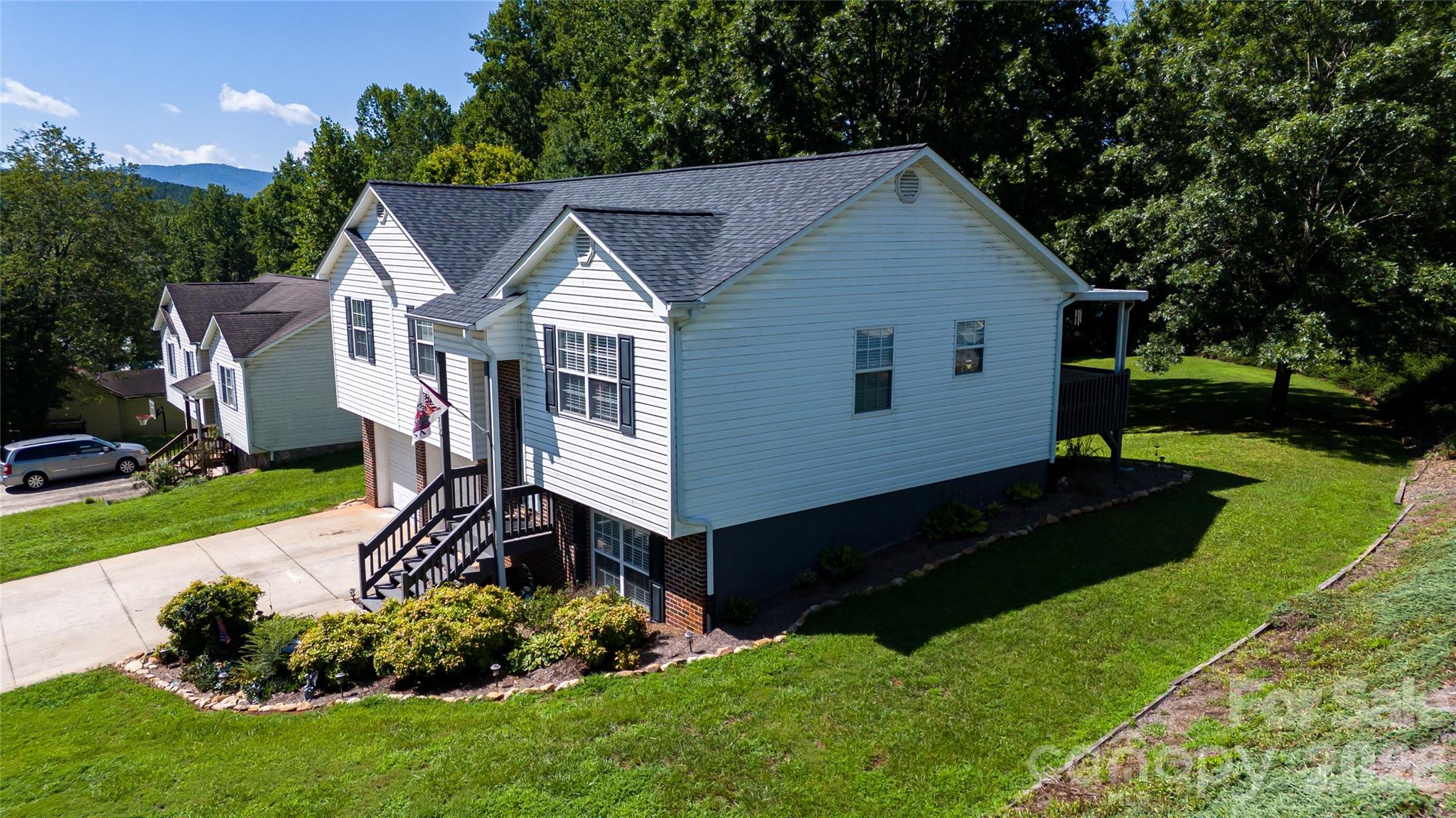 202 Raintree Lane