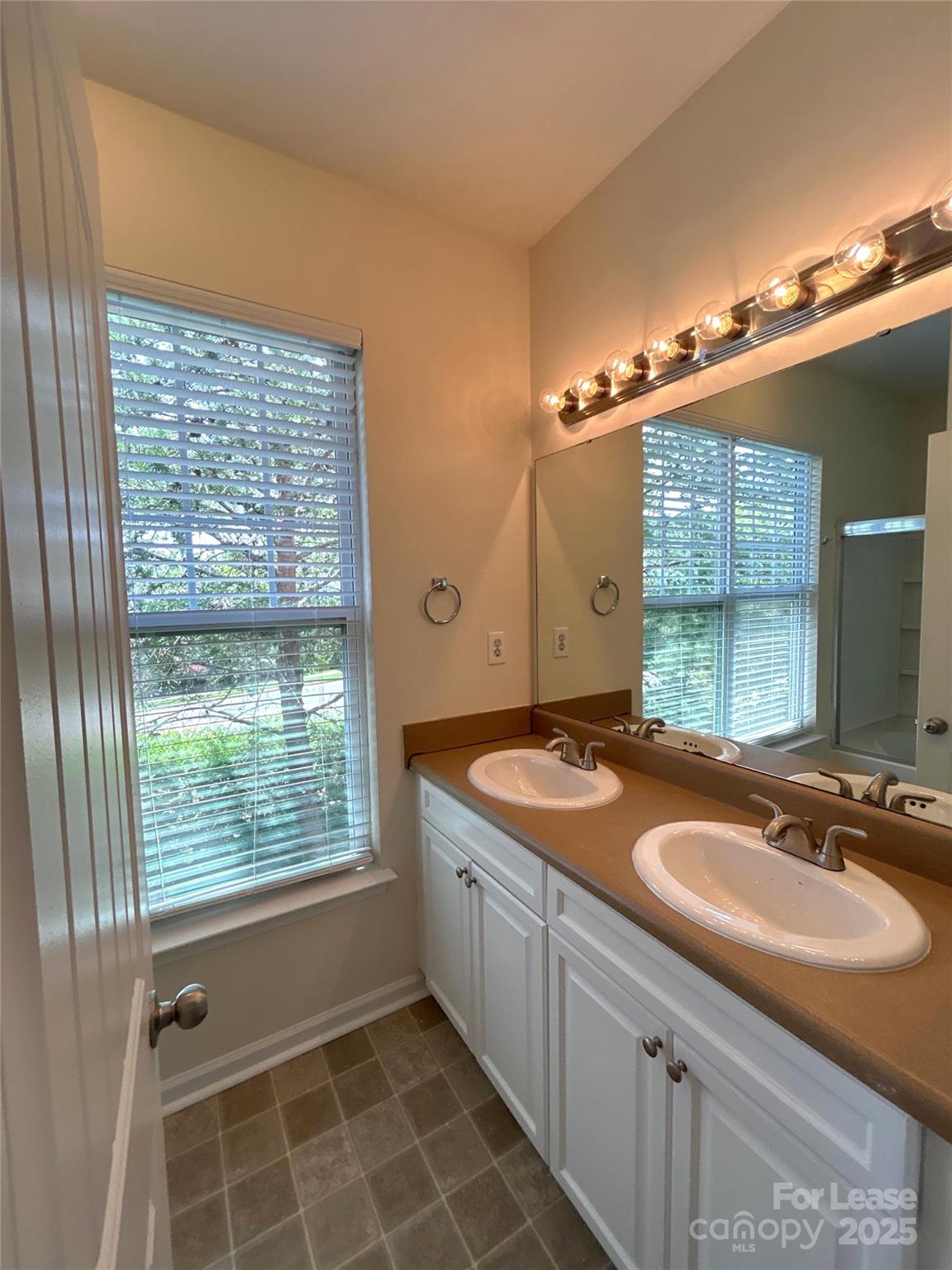 Coventry Court Townhomes - Residential Lease