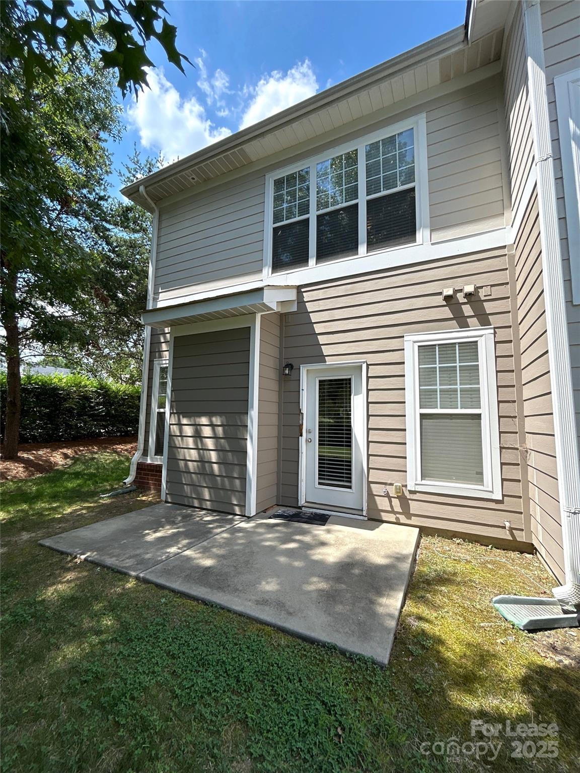 Coventry Court Townhomes - Residential Lease