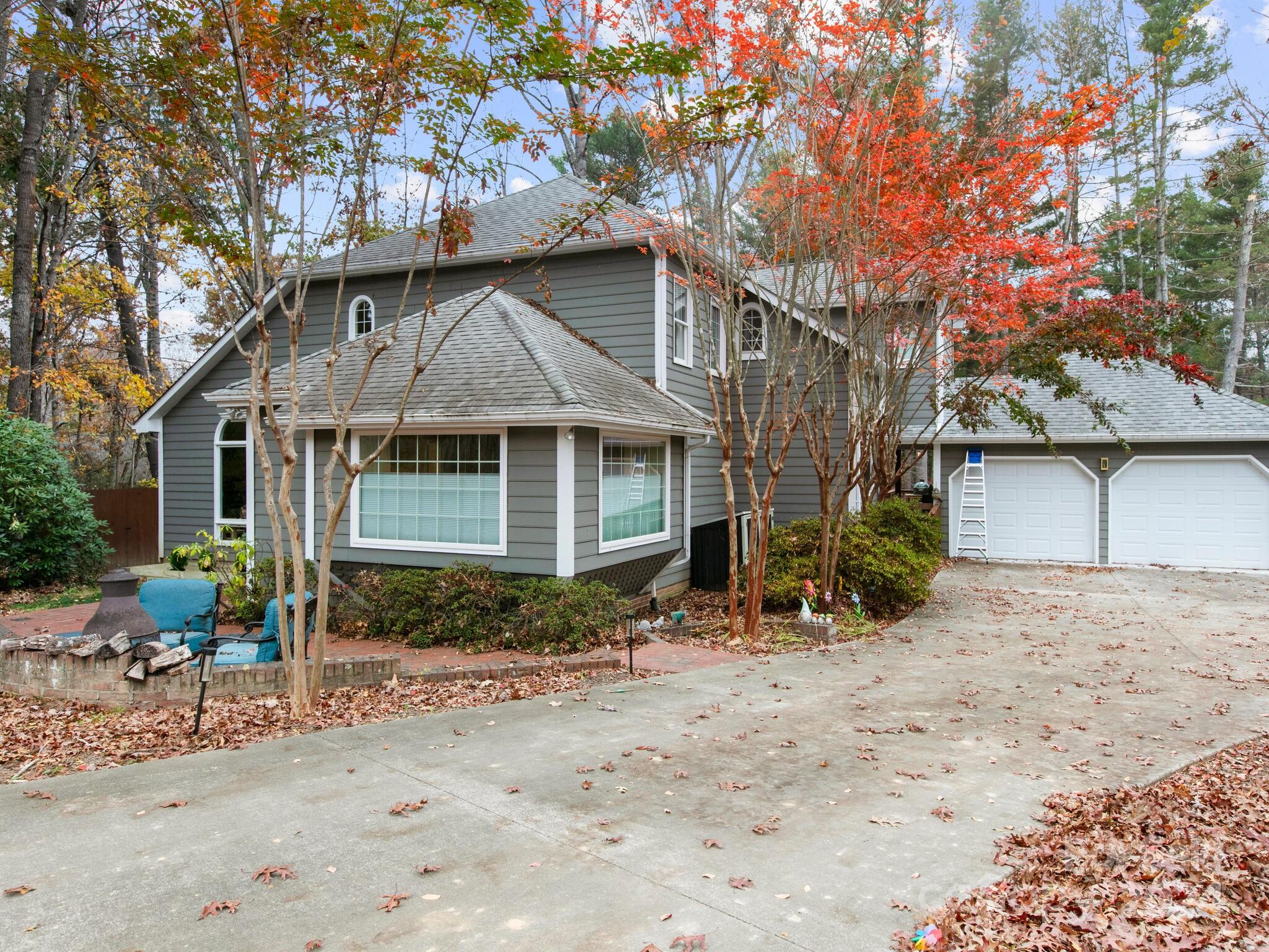 3 White Rock Court