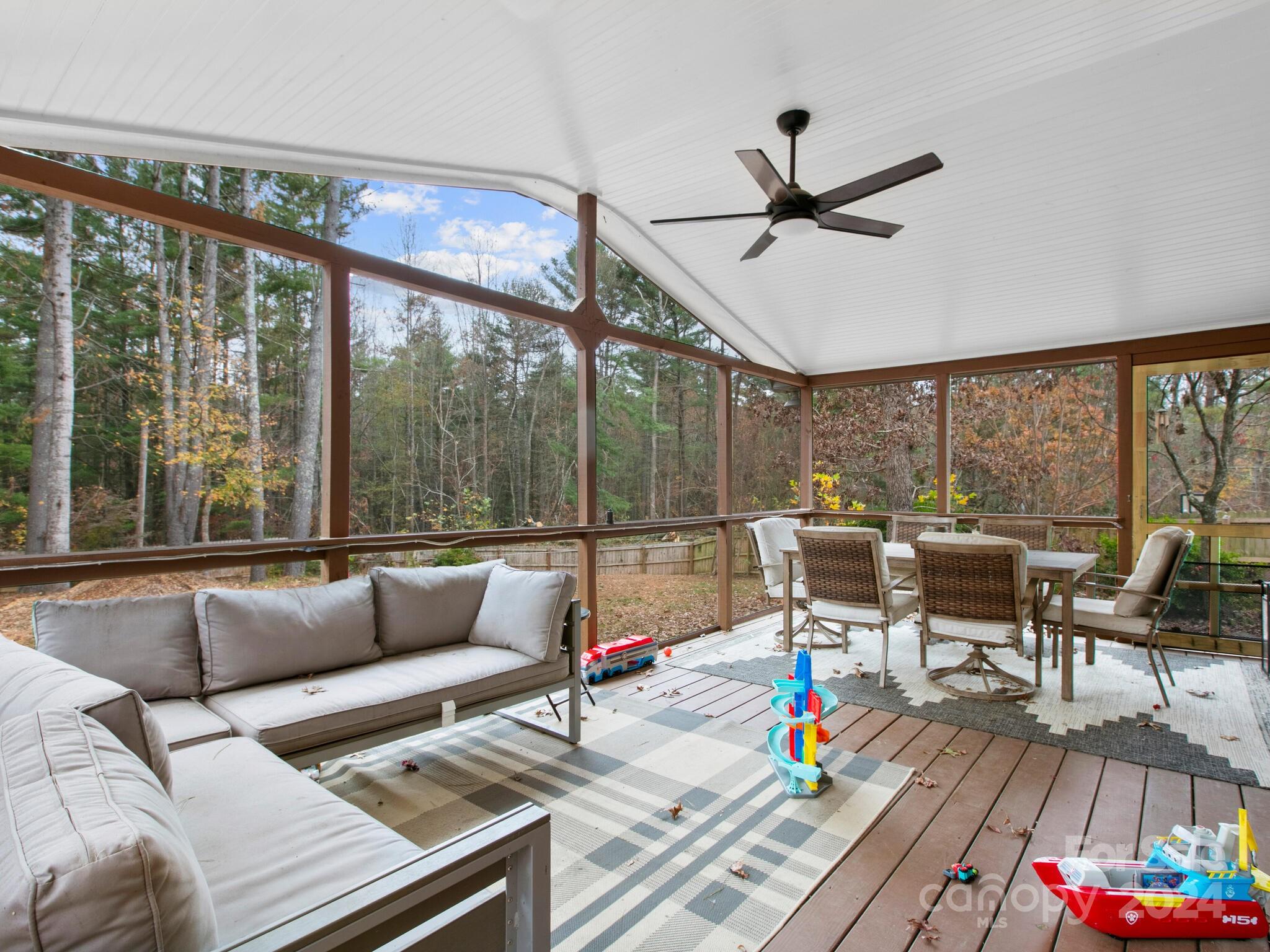 3 White Rock Court