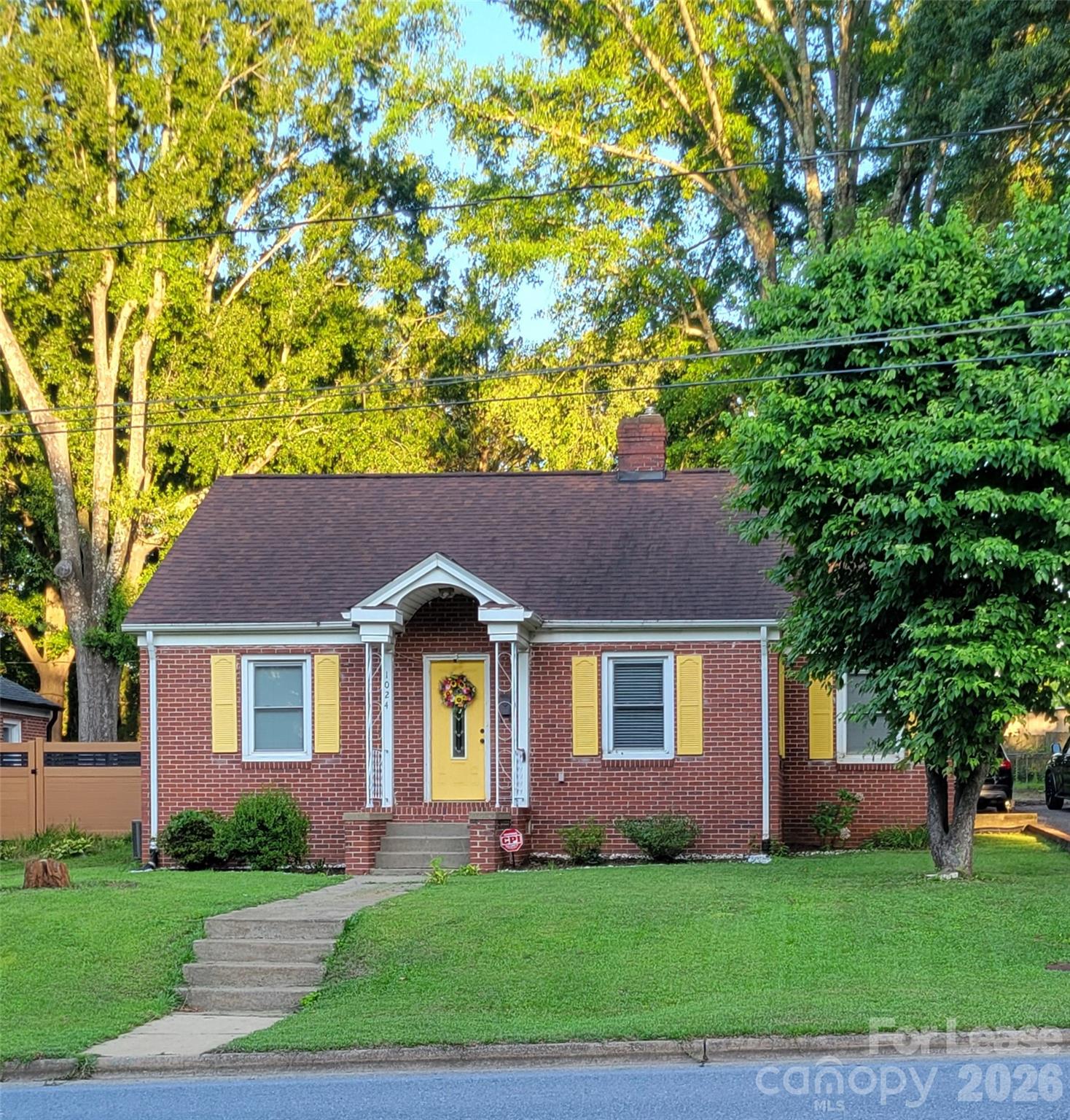 Photo 1 of 10 — 1024 8th Street NE, Hickory, NC 28601