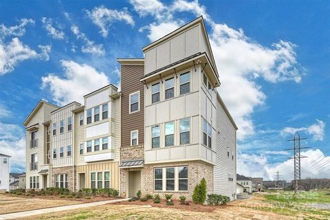 2635 Statesville Avenue Charlotte NC 28206