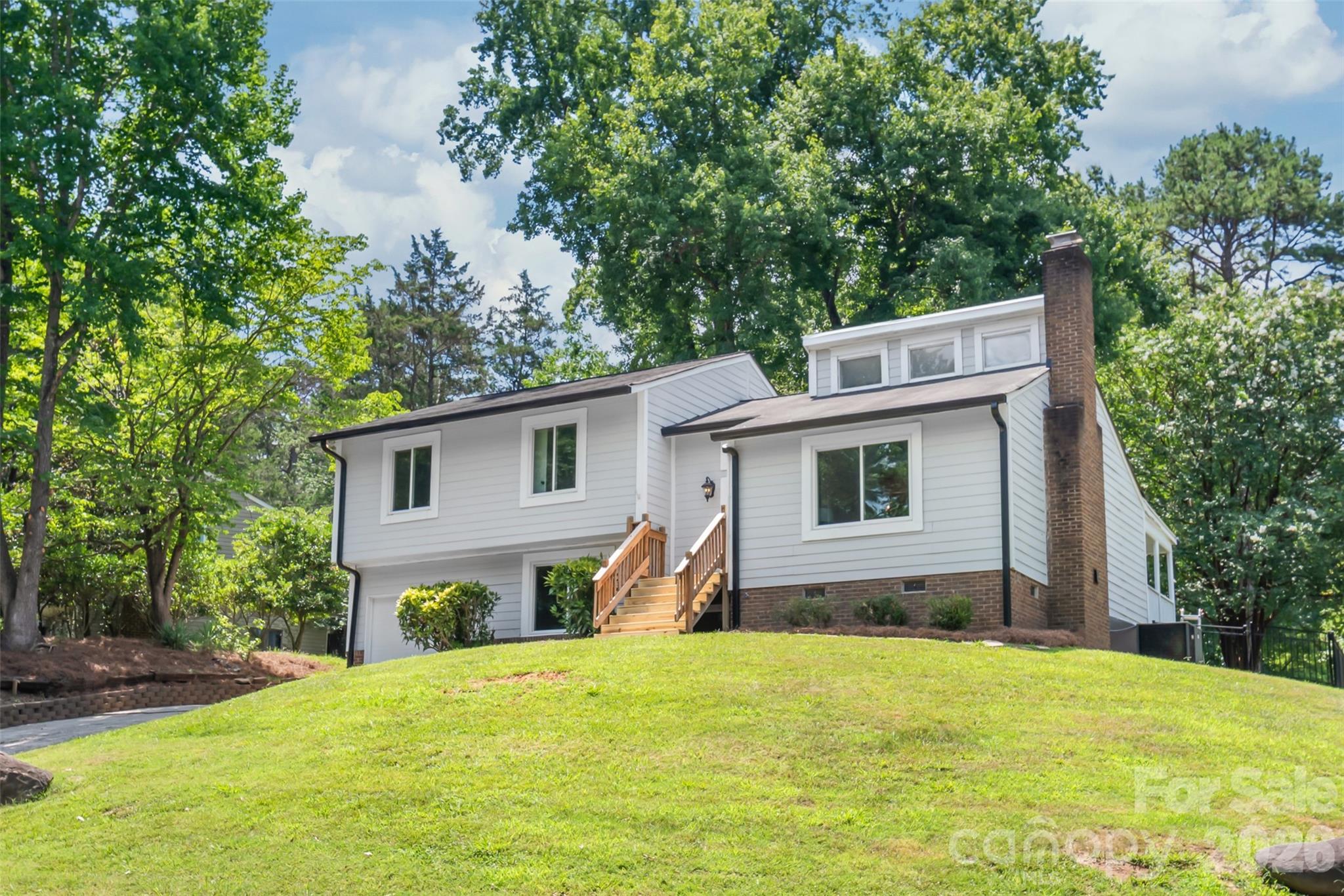 10129 Eagle Court