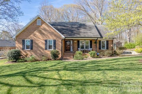 Photo of 2735 Bent Oak Drive, Matthews, NC 28104 (MLS # 4360867)