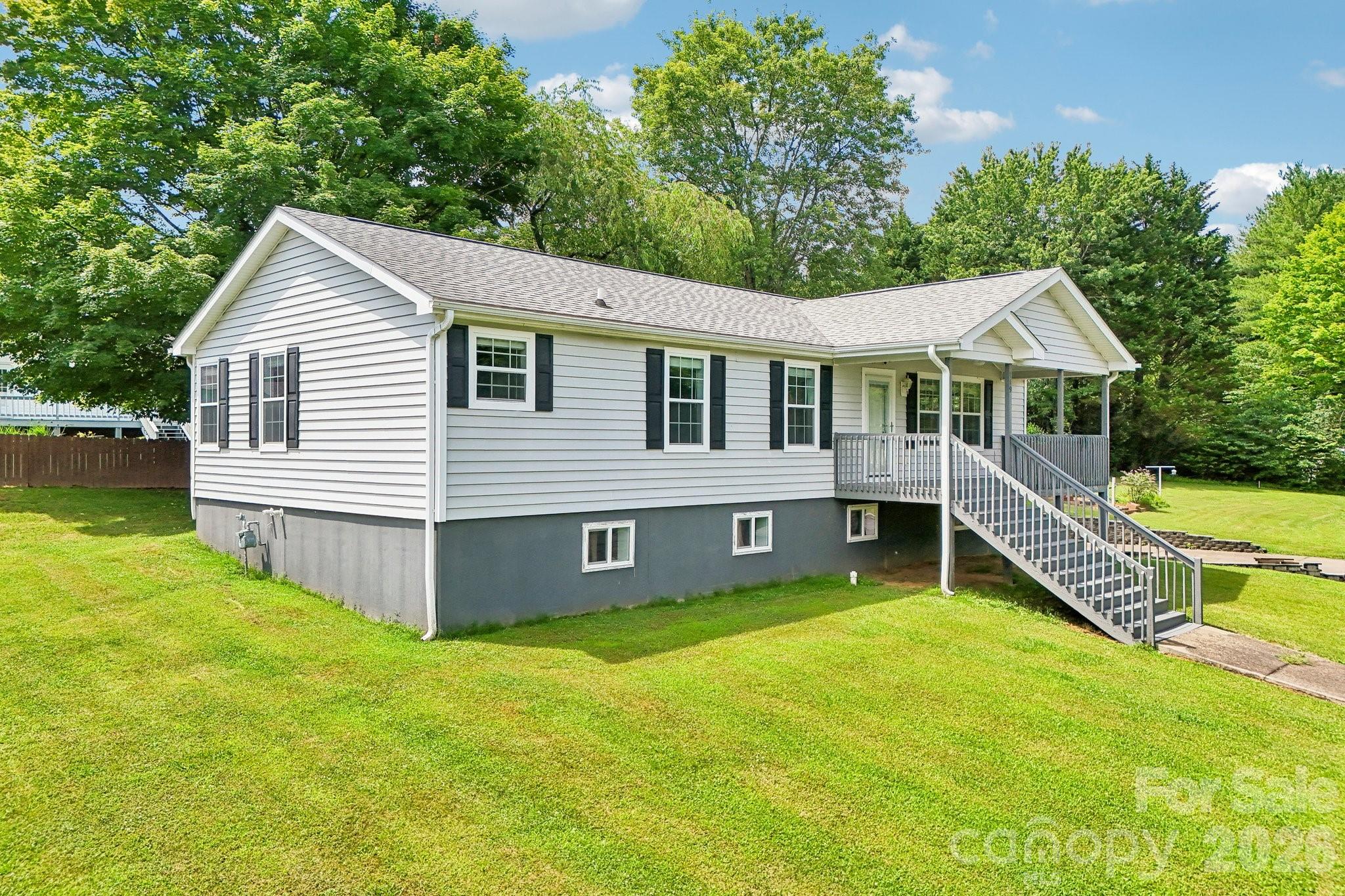 119 E Meadow Lane