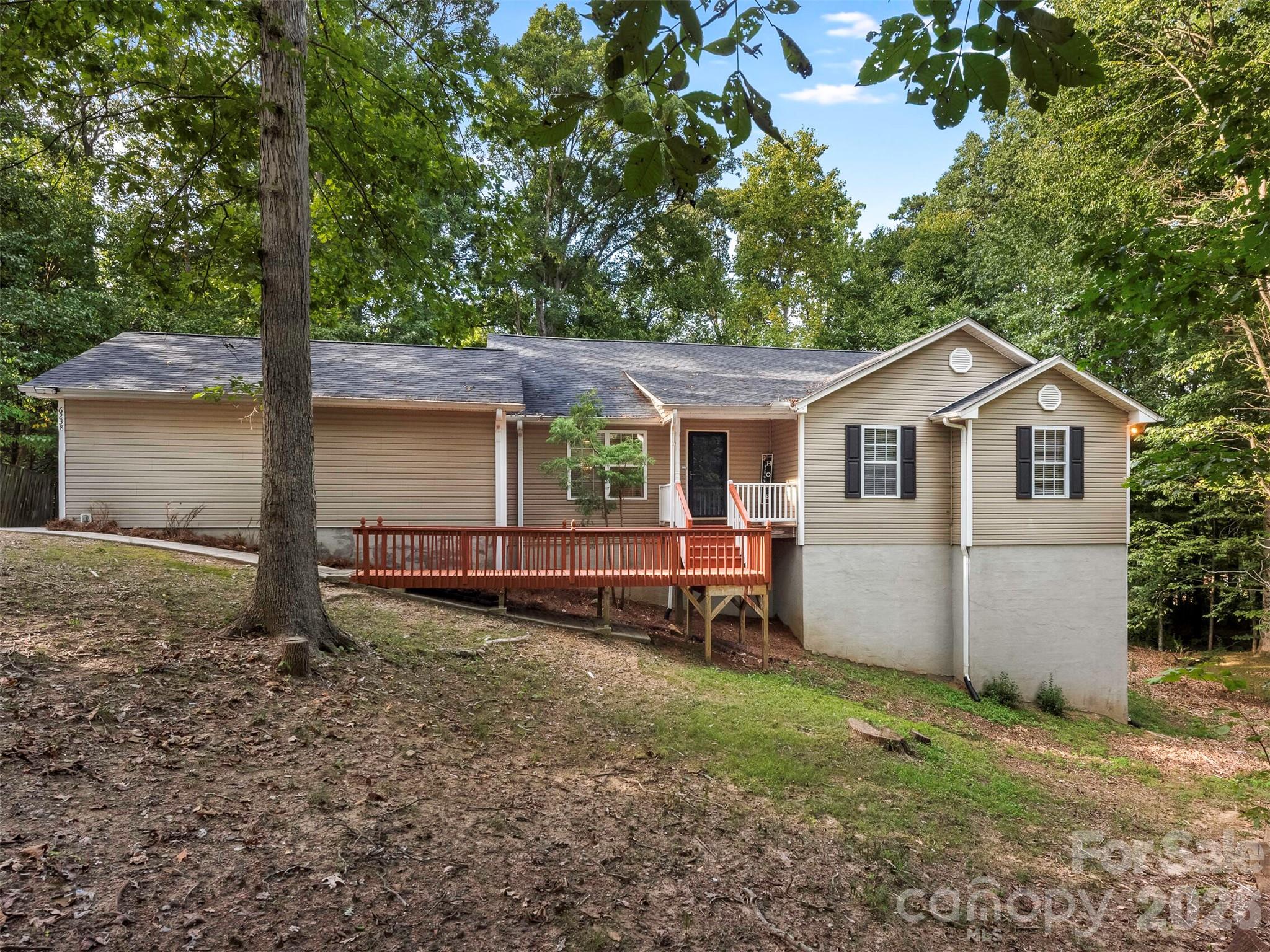 6238 King George Drive