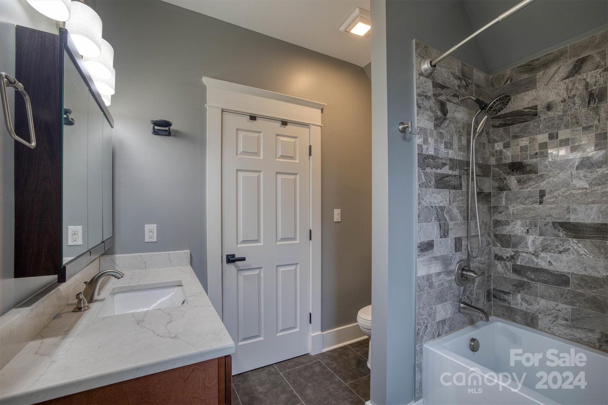 Pinnacle Shores - Residential