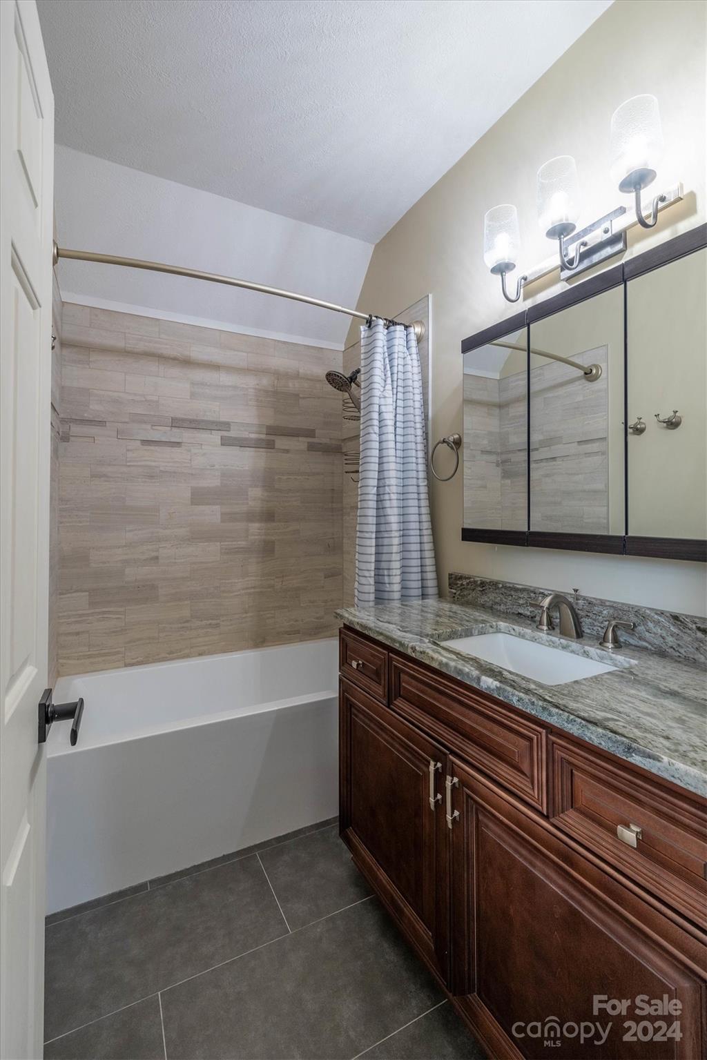 Pinnacle Shores - Residential