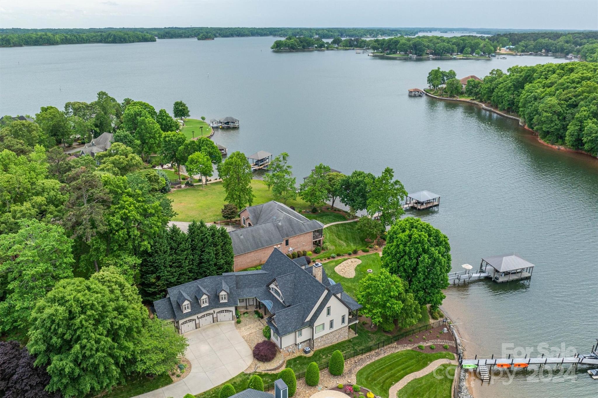 Pinnacle Shores - Residential