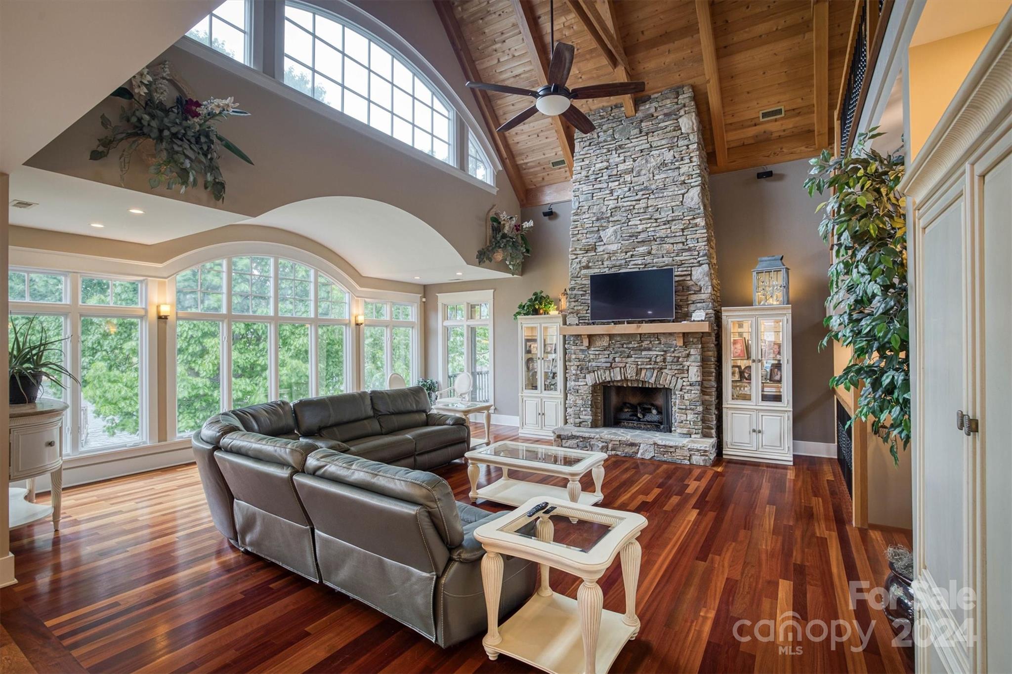 Pinnacle Shores - Residential