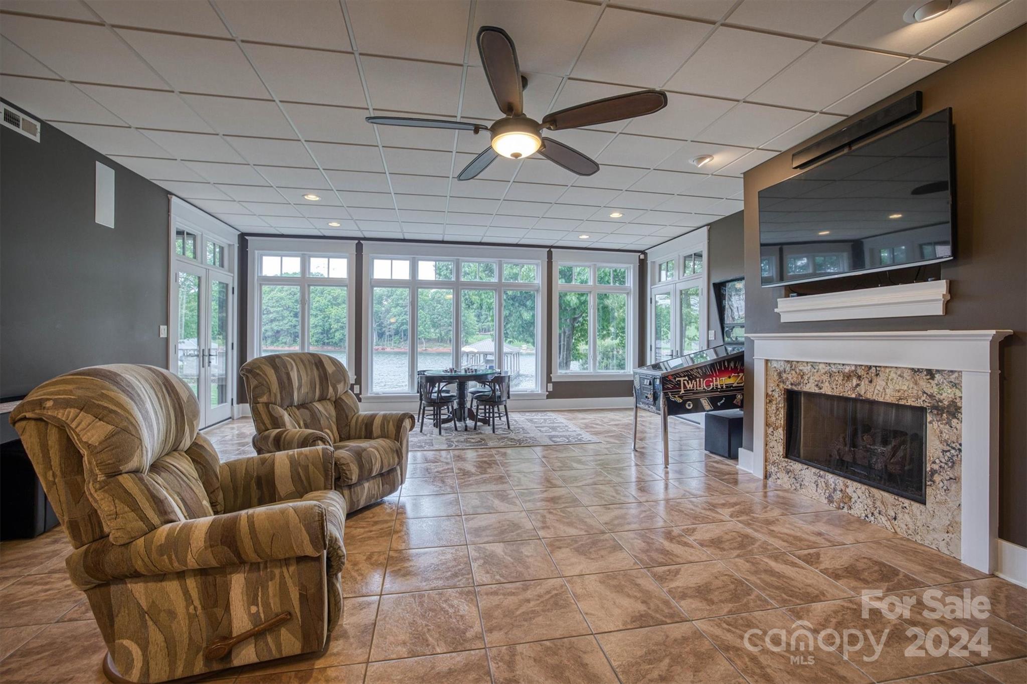 Pinnacle Shores - Residential