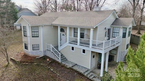 2815 Bustlehead Court Charlotte NC 28262