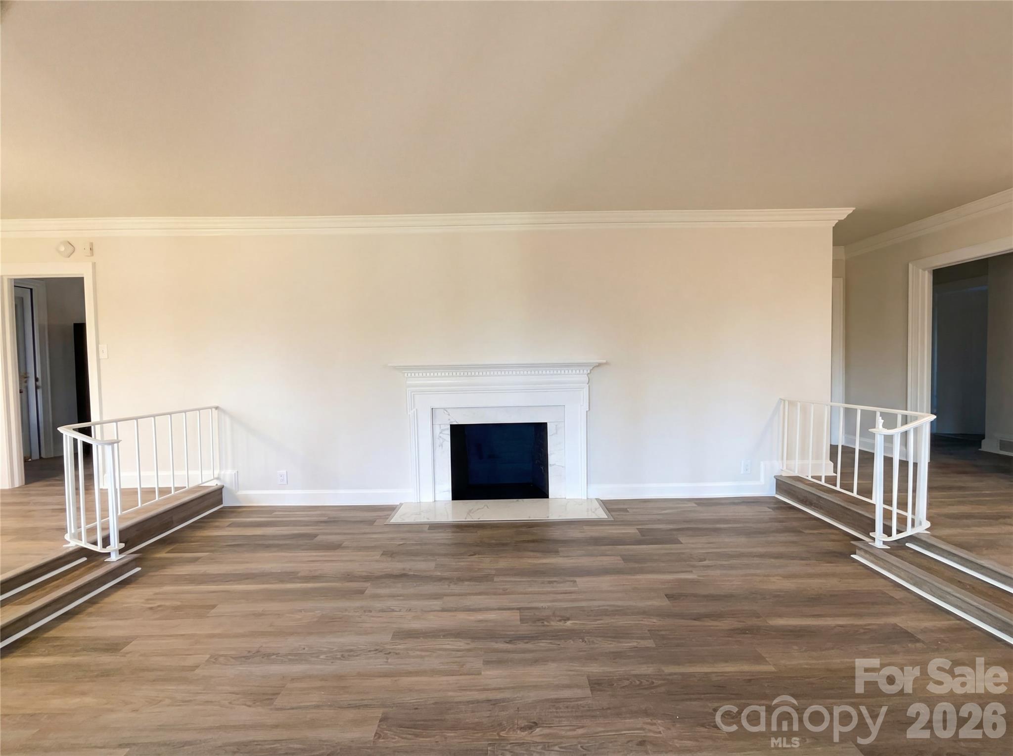 207 Gleneagles Road E