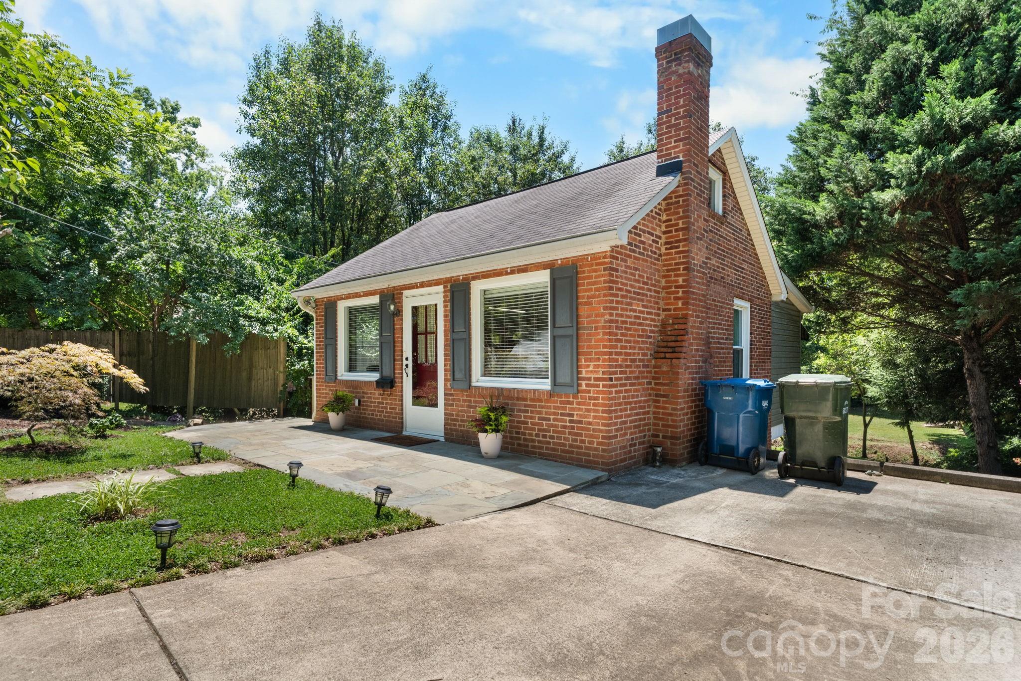 407 10th Street Drive NW