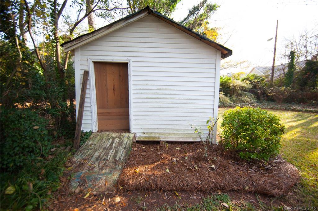 Seventeen Acres - Residential