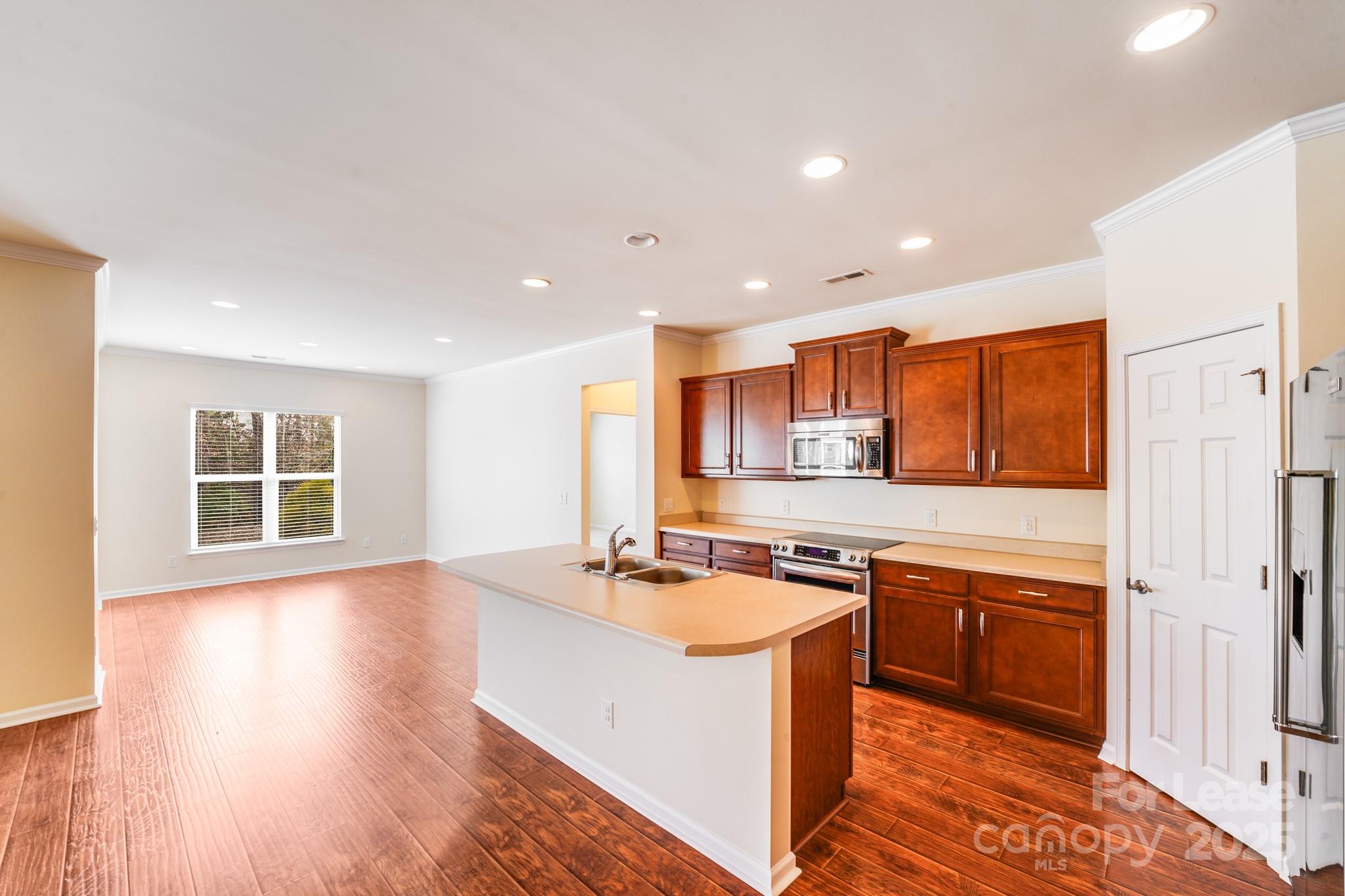 7012 Kitty Hawk Lane