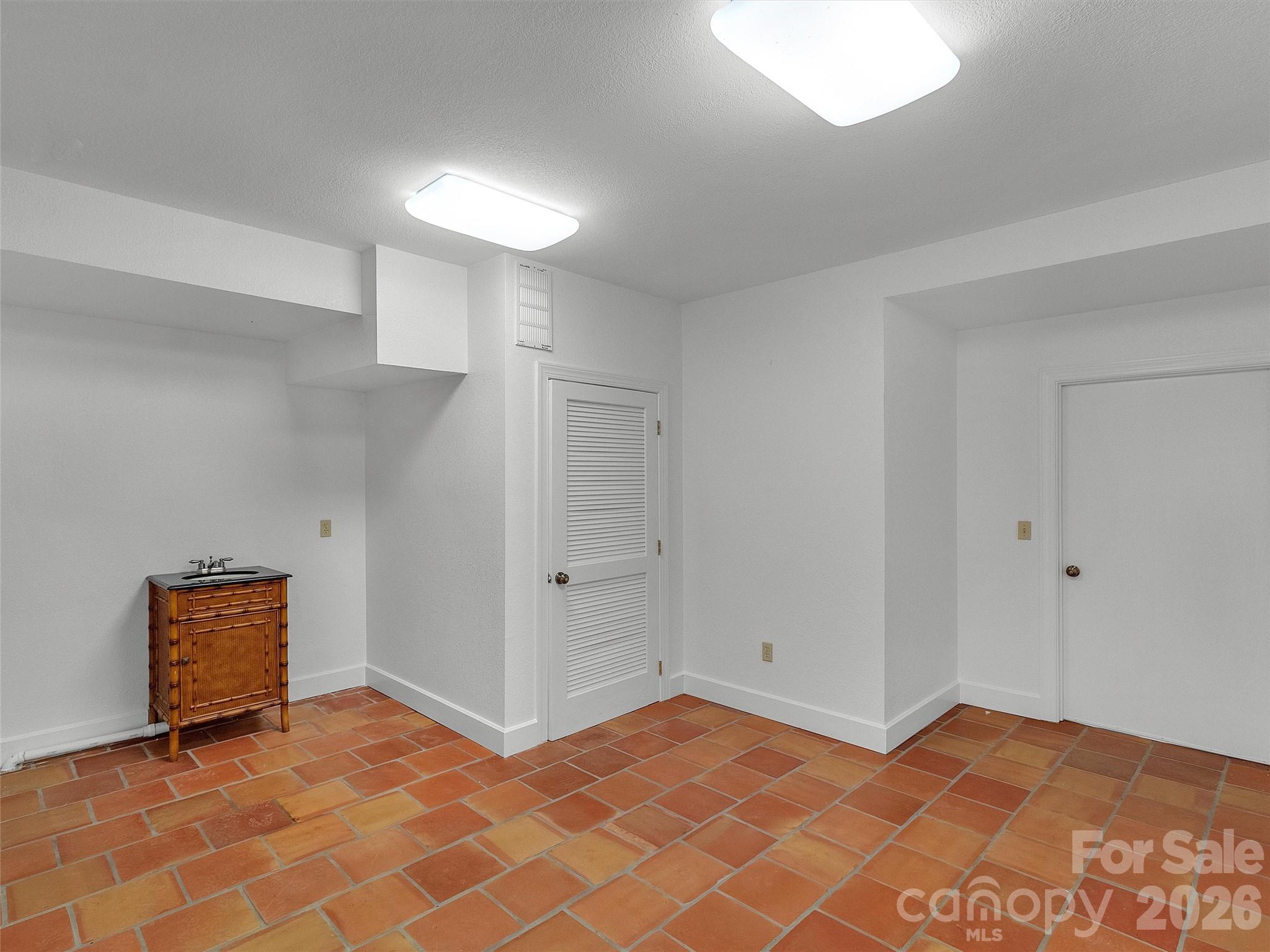 Hi-Mountain - Residential