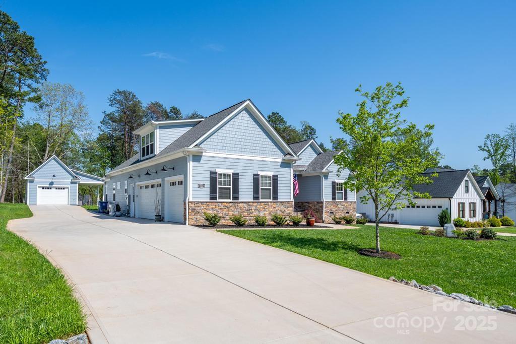 4594 N Wynswept Drive