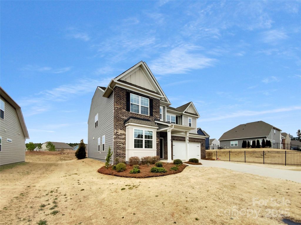 listing image 0
