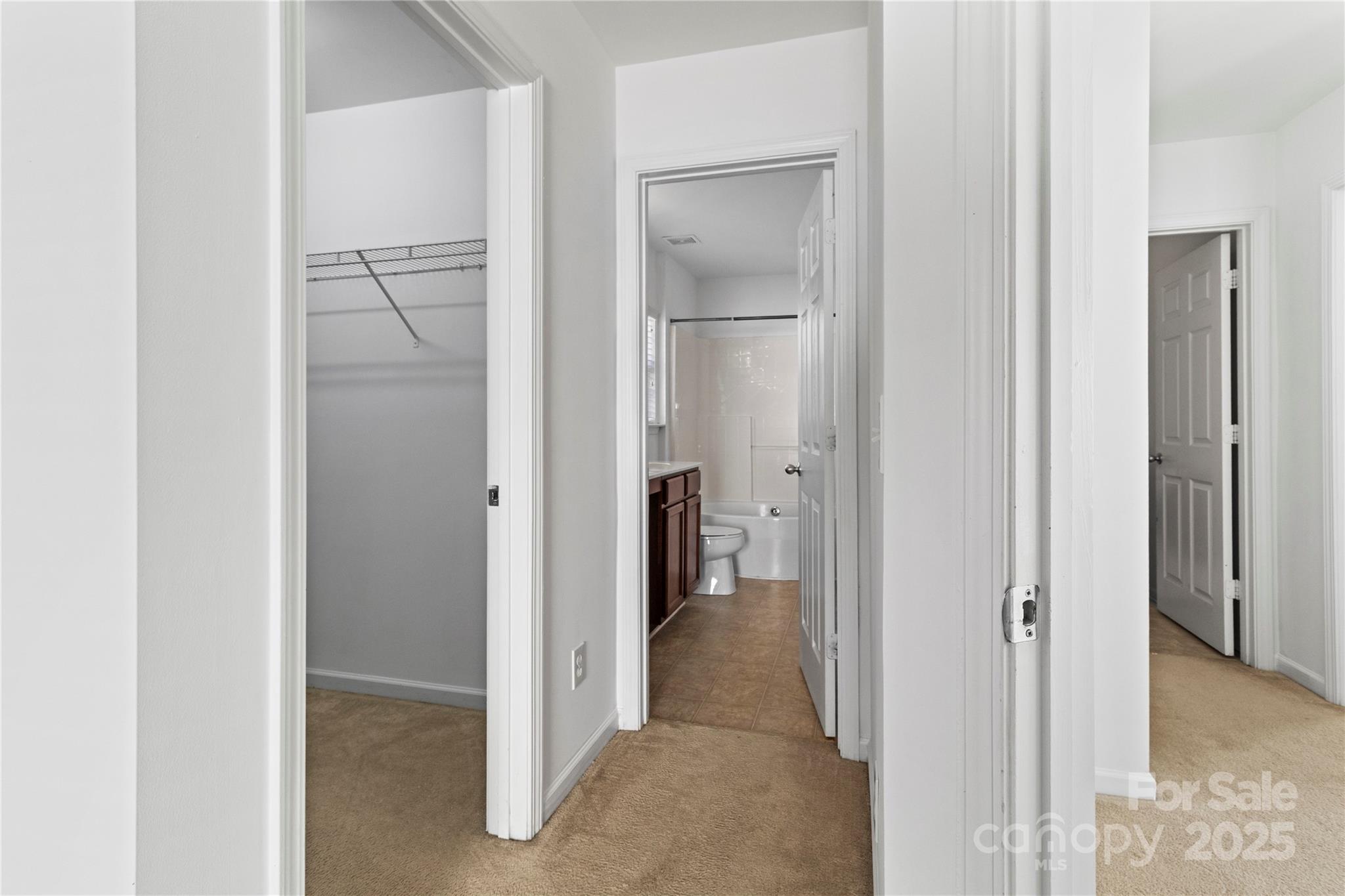 Hamilton Lakes - Residential