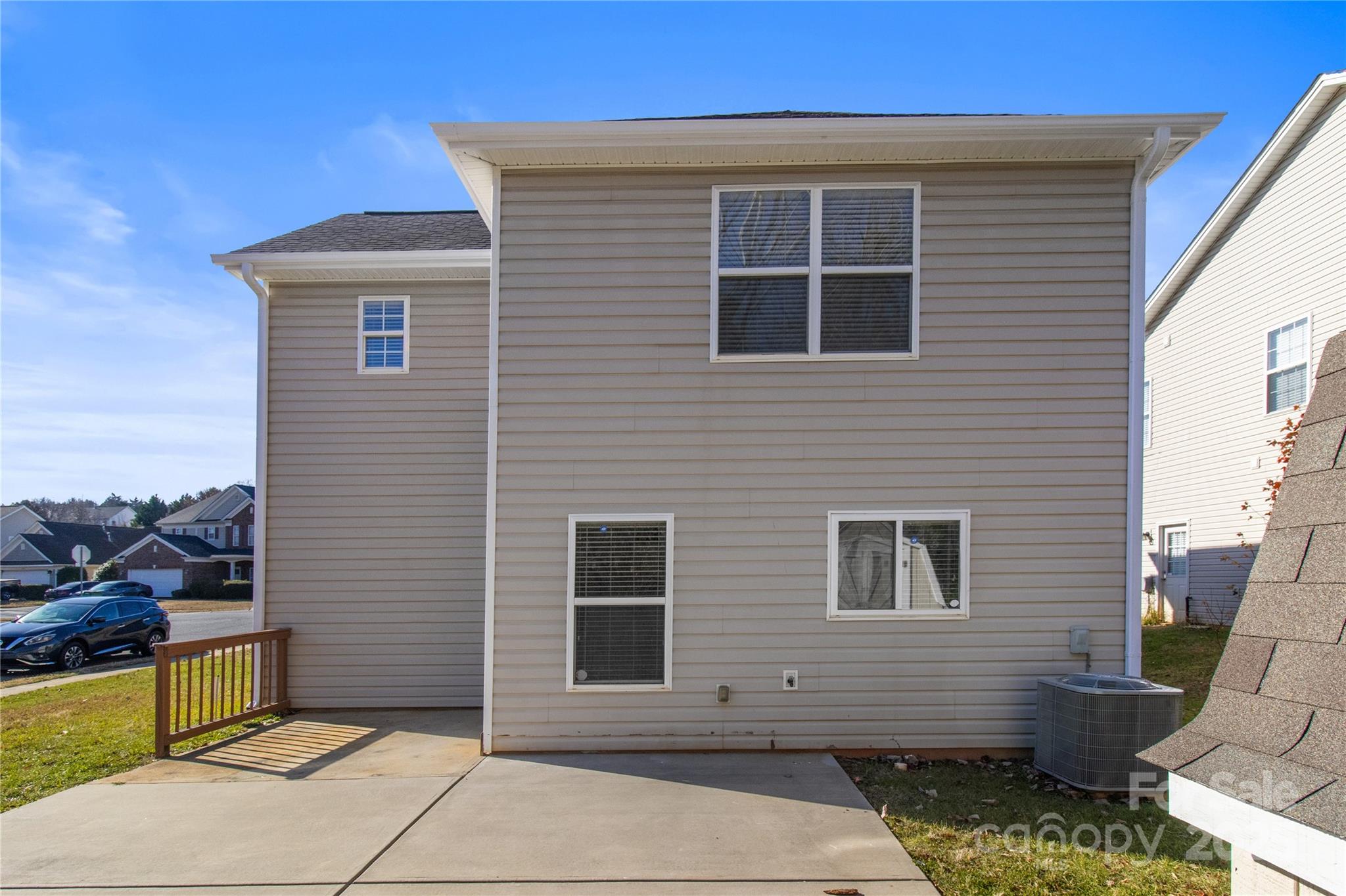 Hamilton Lakes - Residential