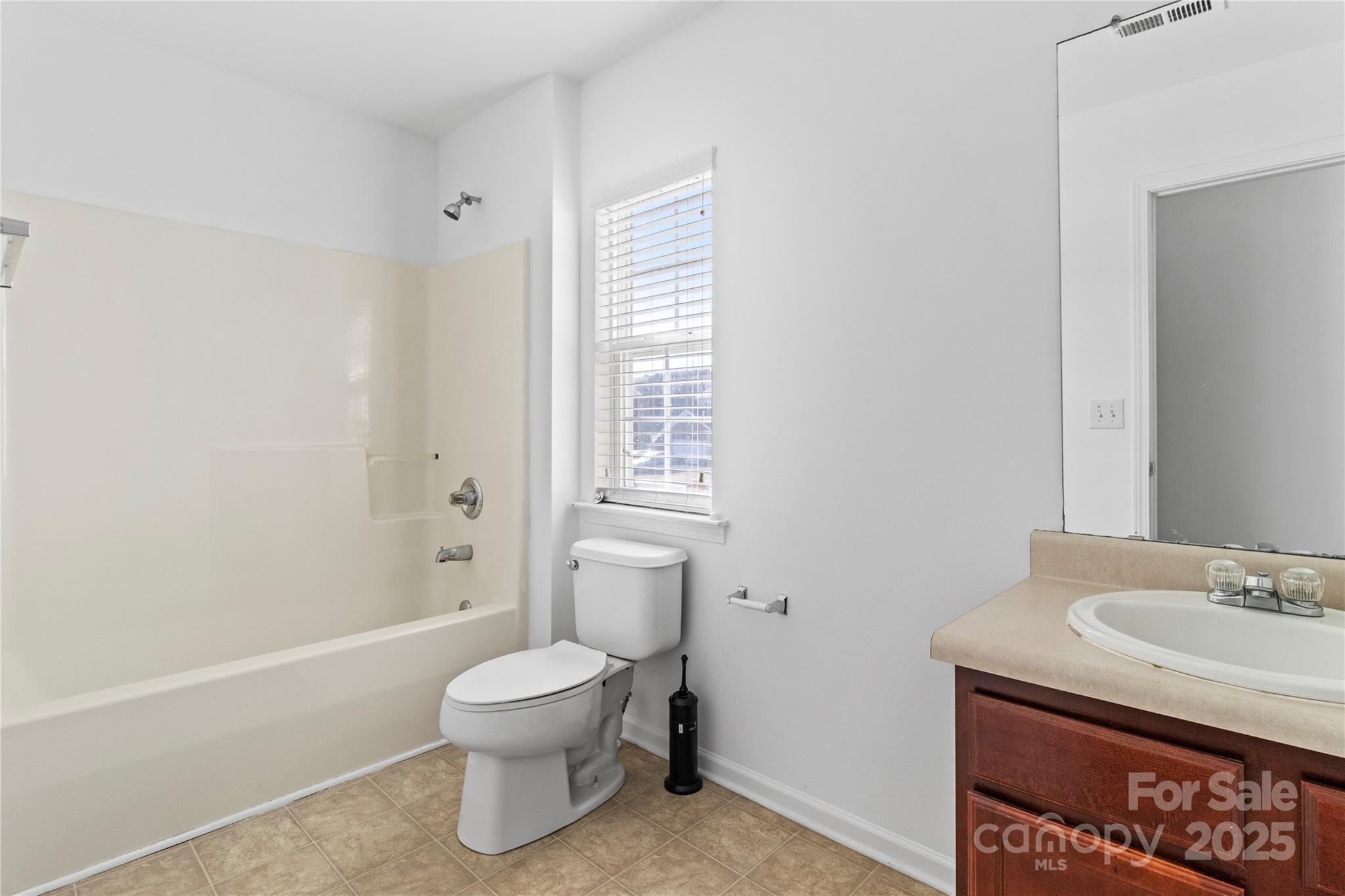 Hamilton Lakes - Residential