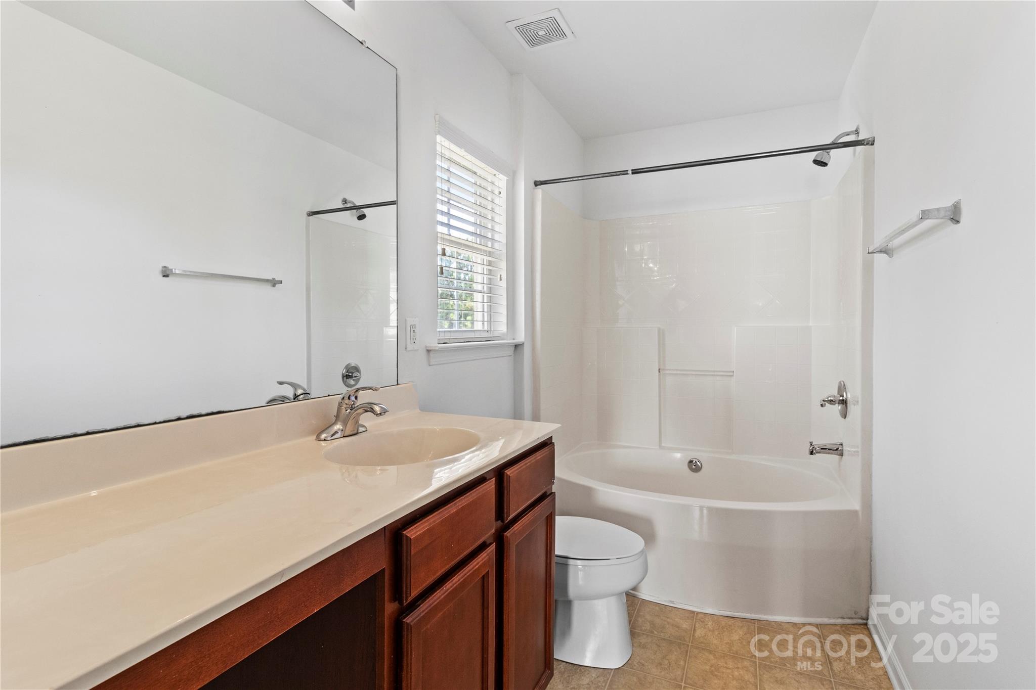 Hamilton Lakes - Residential