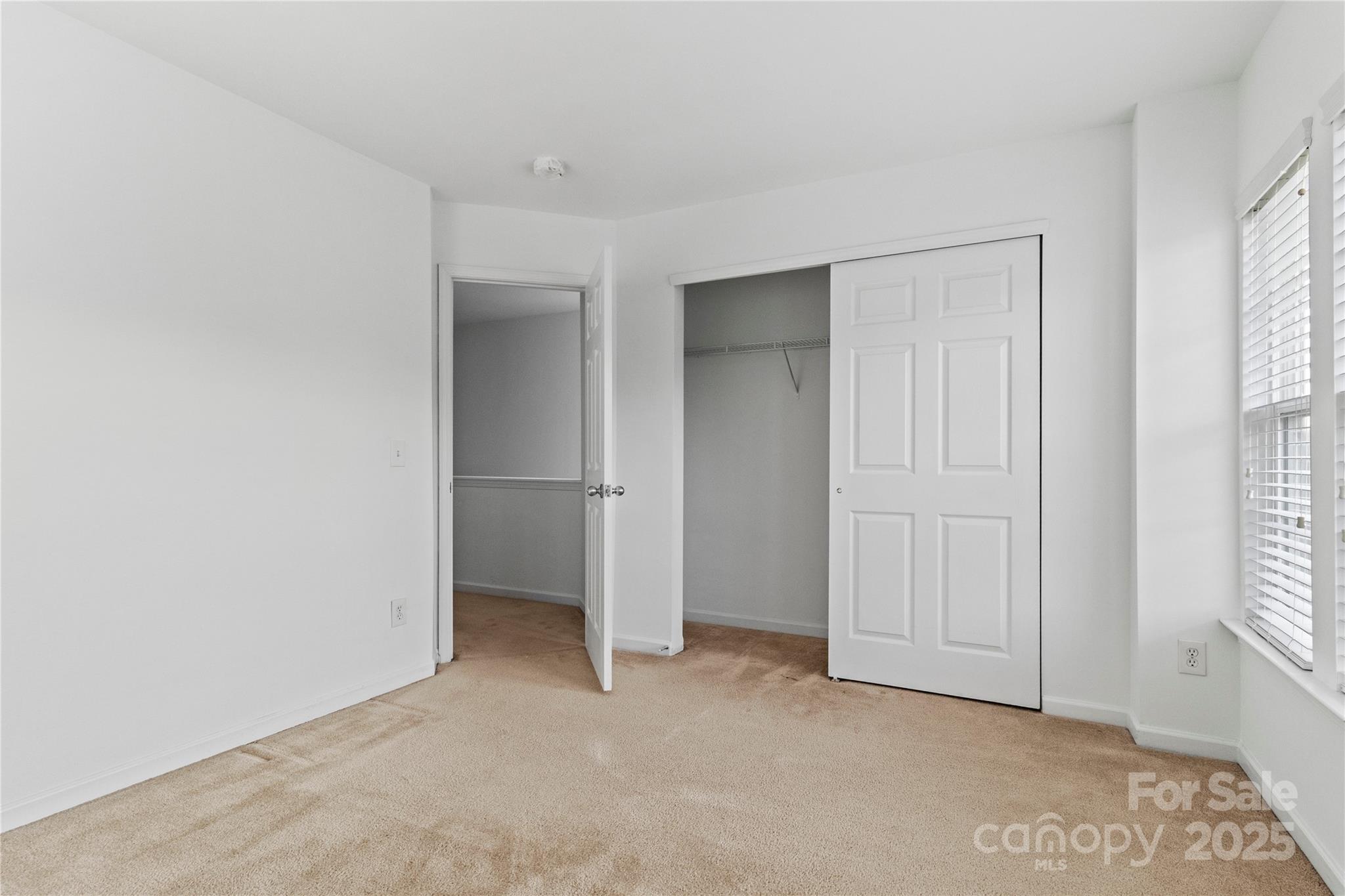 Hamilton Lakes - Residential