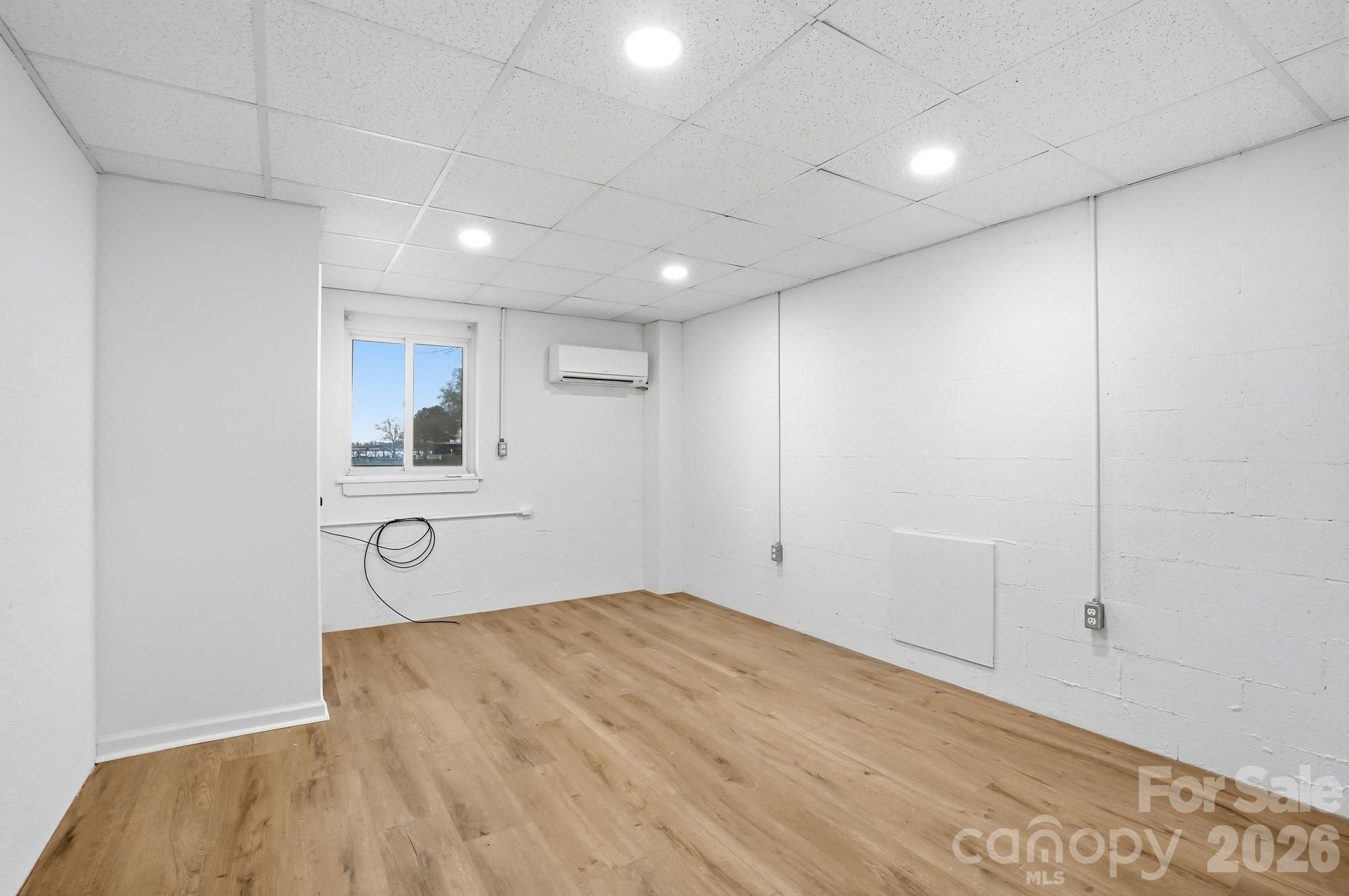 Imperial Point - Residential