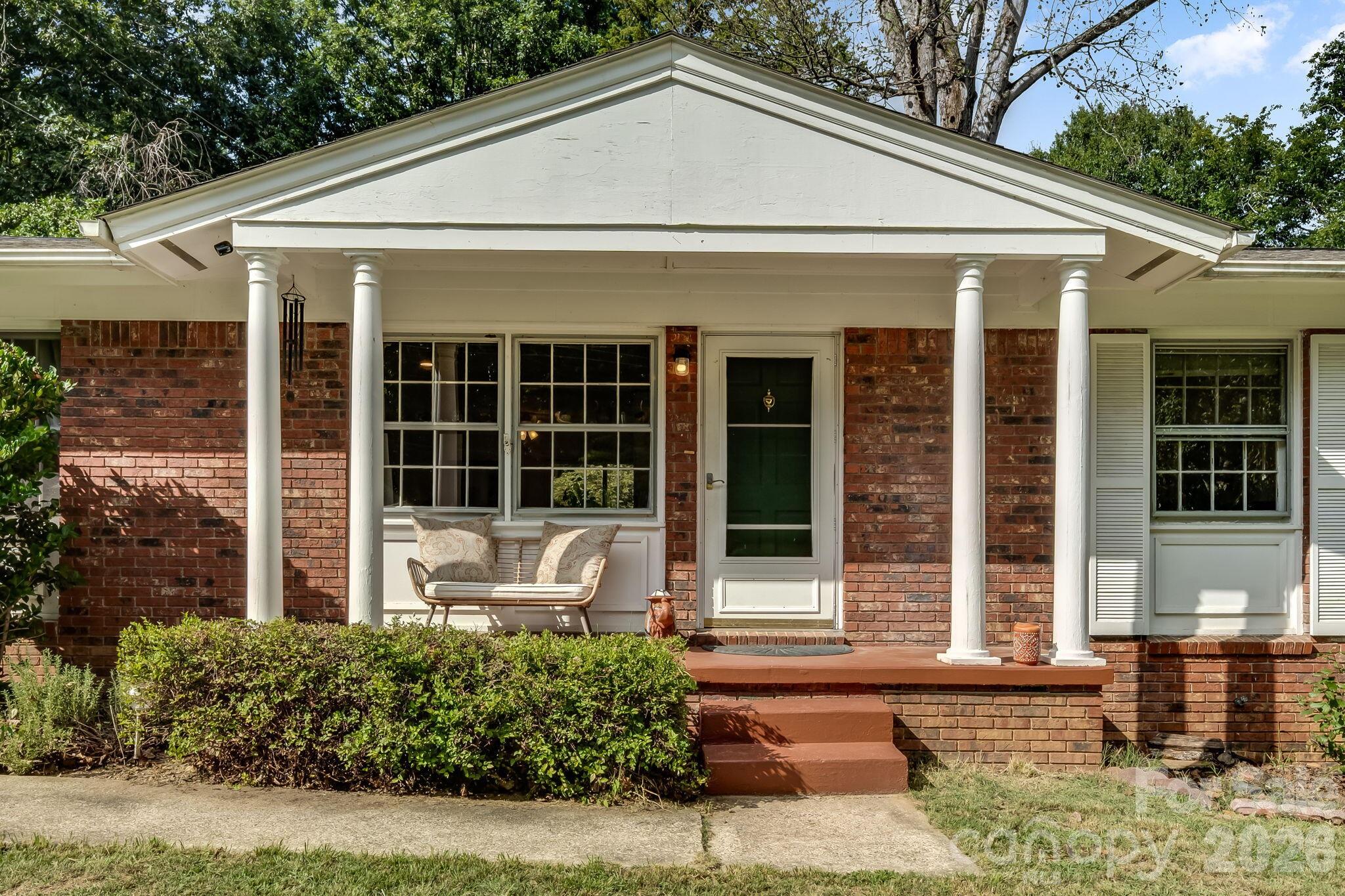 5 W Maple Drive