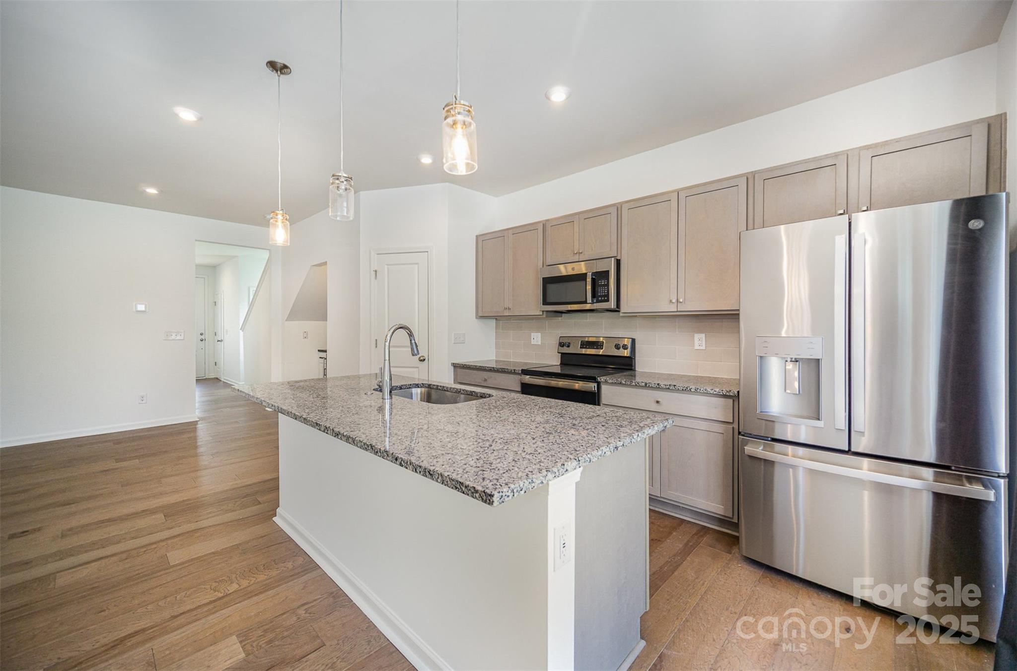 Fifteen 15 Cannon - Residential