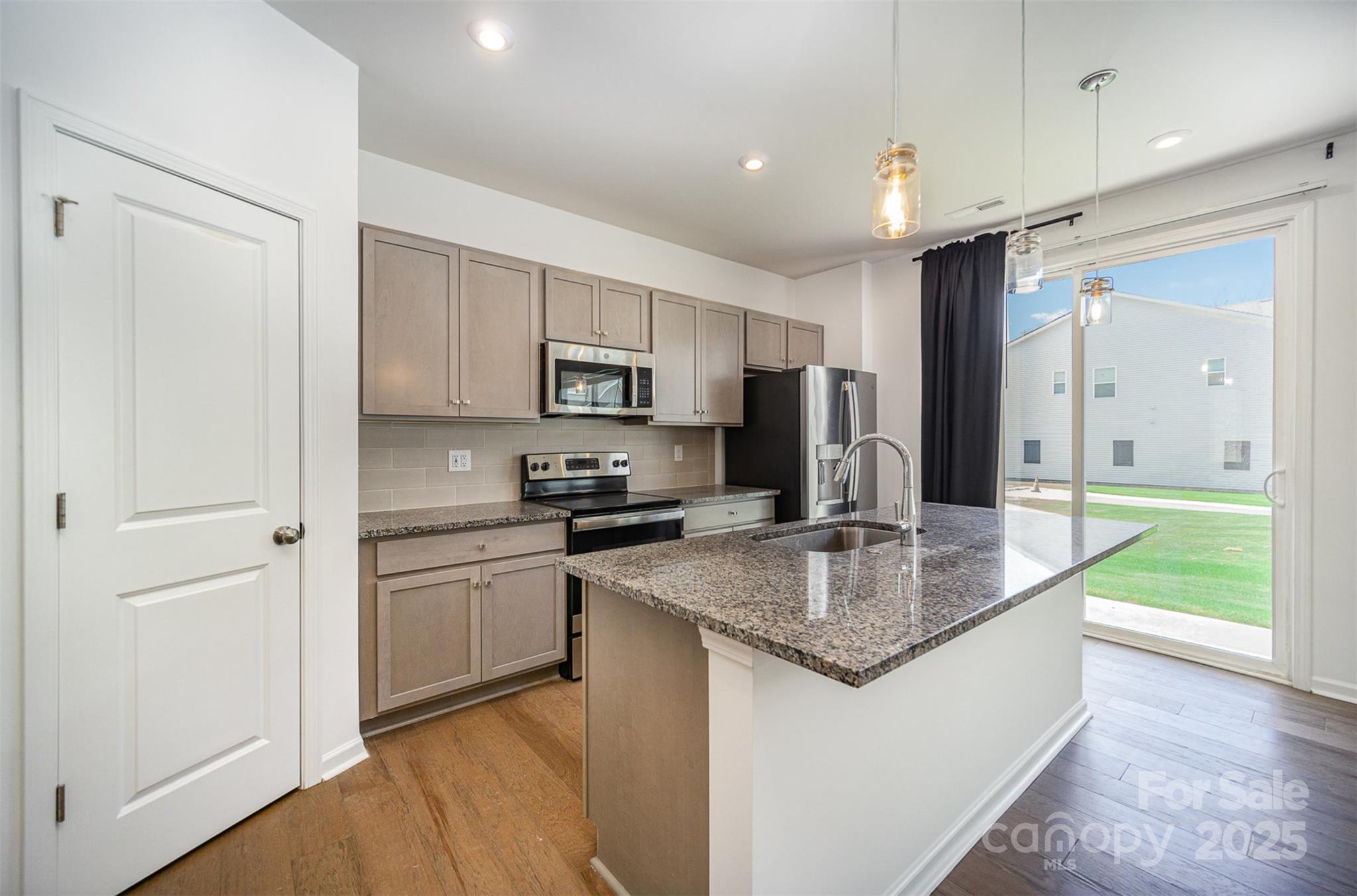 Fifteen 15 Cannon - Residential