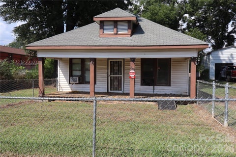 Photo of 736 2nd Avenue SW, Hickory, NC 28602 (MLS # 4426876)