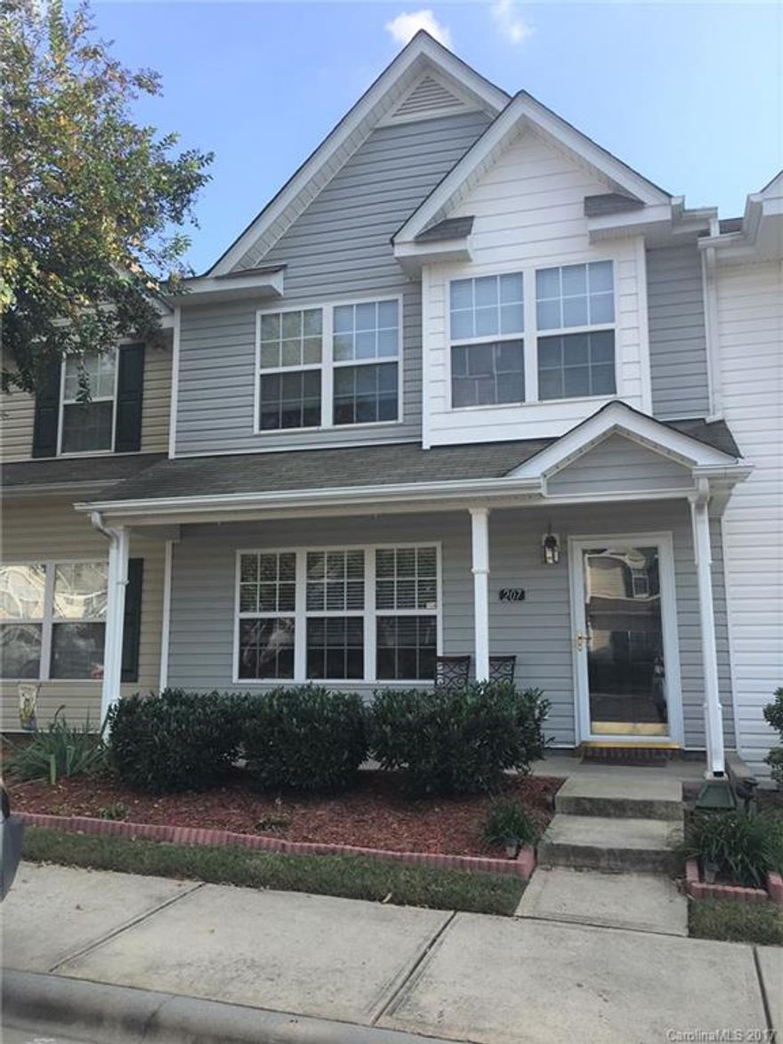 Two-Story Townhouse in Cole Creek. Great Room w/Fireplace. Kitchen with Central Island and Breakfast Nook. Open Floor Plan!  Laminate Wood on main Living, Ceramic tile on Kitchen. Master Bedroom with Master Bath & Two Other Bedrooms with Shared Bathroom. Half Bath on Main Level. Covered Front Porch and Patio with Utility Closet.